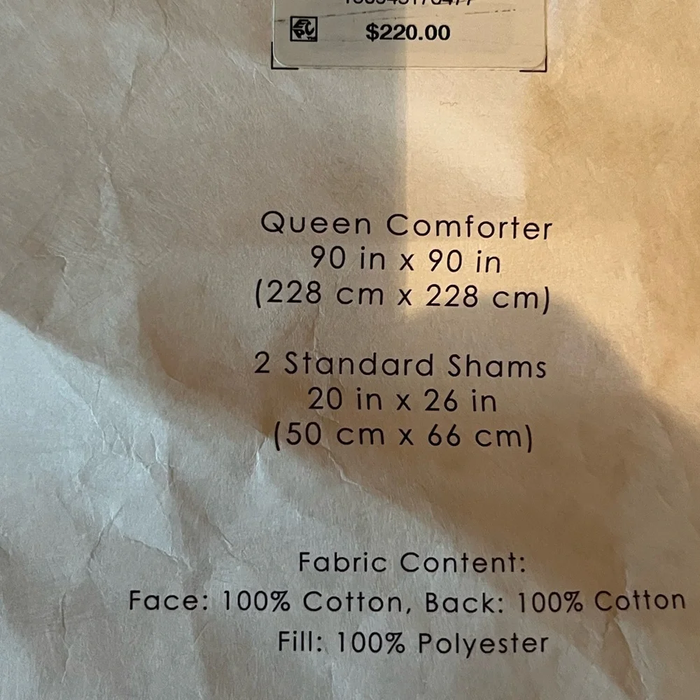 Crown & Ivy Isabella comforter set. Queen size